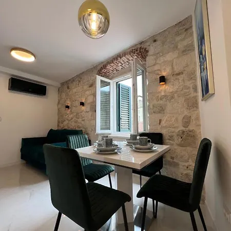 Madonna Apartment